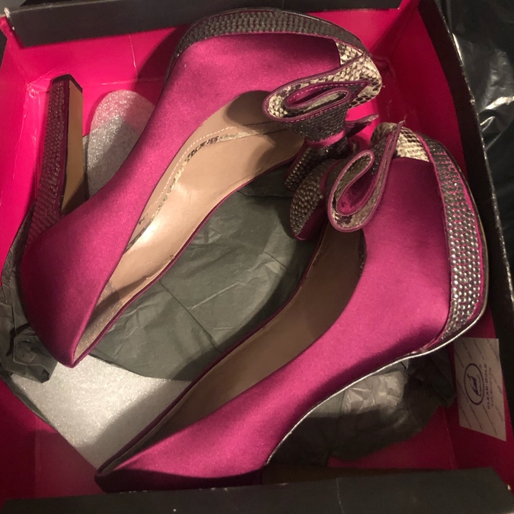 Magenta heels *MAKE OFFER*